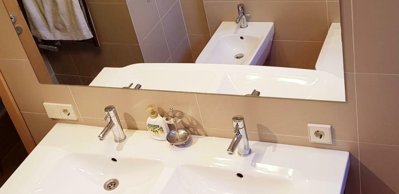 Exceptional Uzupis Bridge 3 Bedroom Apartment VNO Eksteriør bilde